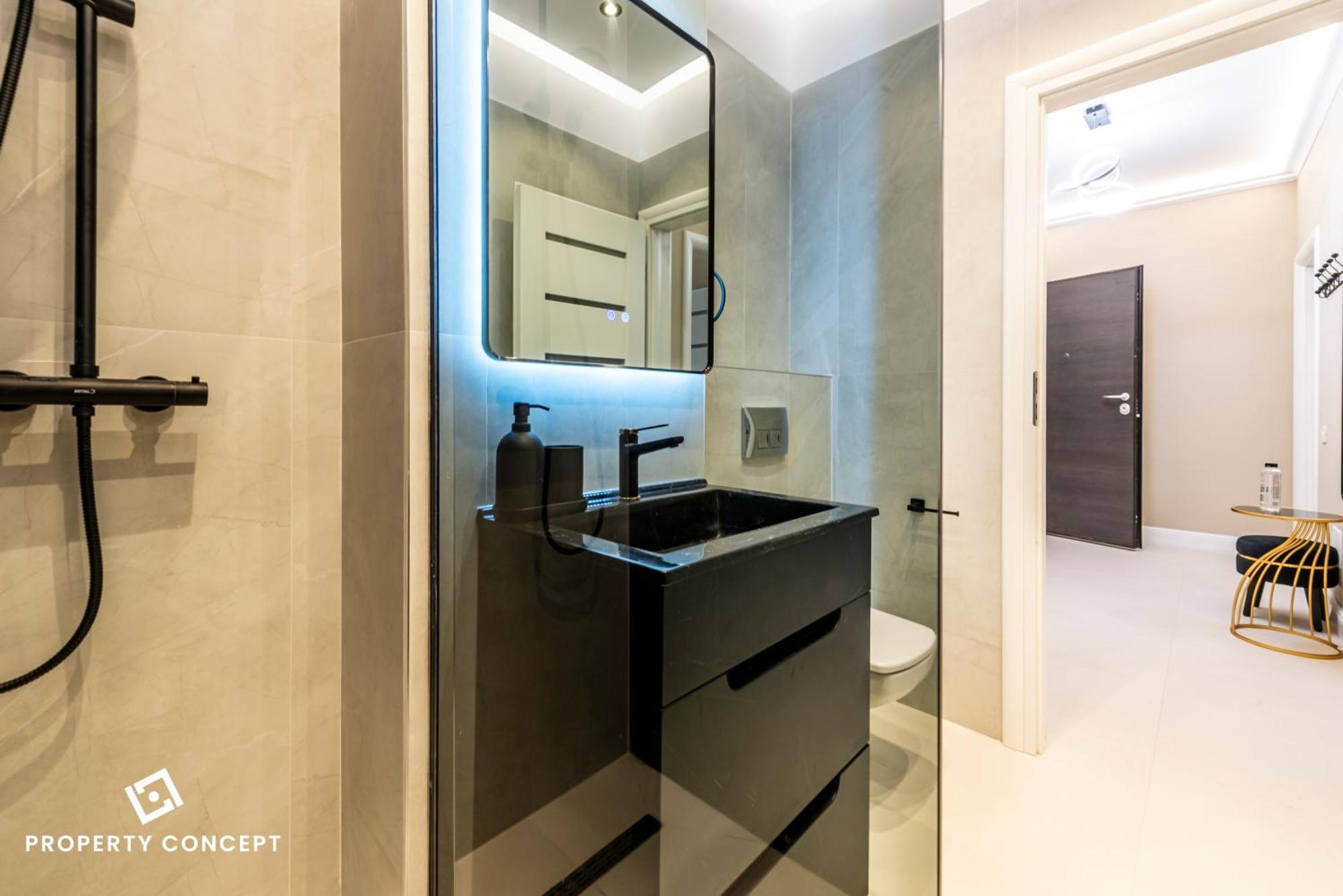 Plaza 79 Apartment